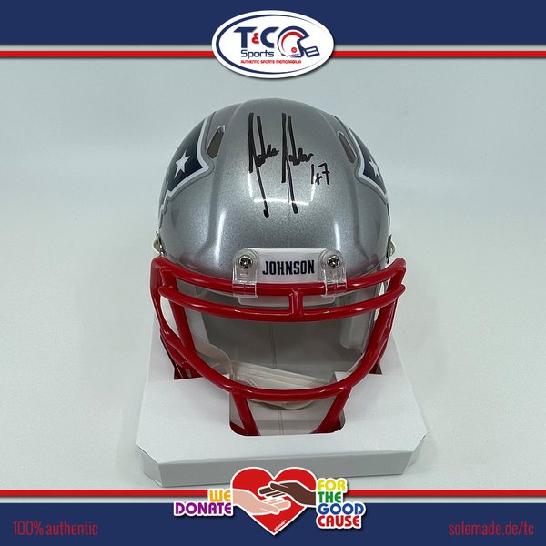 0076136 - Jakob Johnson signed silver New England Patriots Riddell Speed Mini Helmet